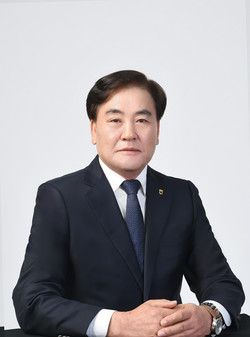 삼향초 제11대 총동문회장에 선출된 나용석 삼향농협 조합장